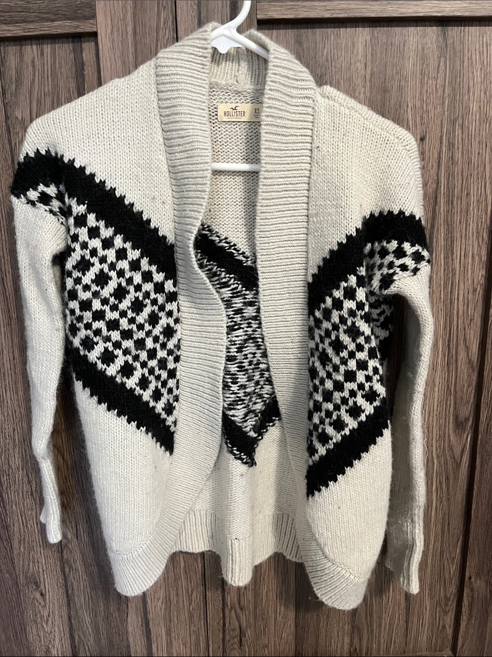Hollister Cream and Black Geometric Open-Front Cardigan
